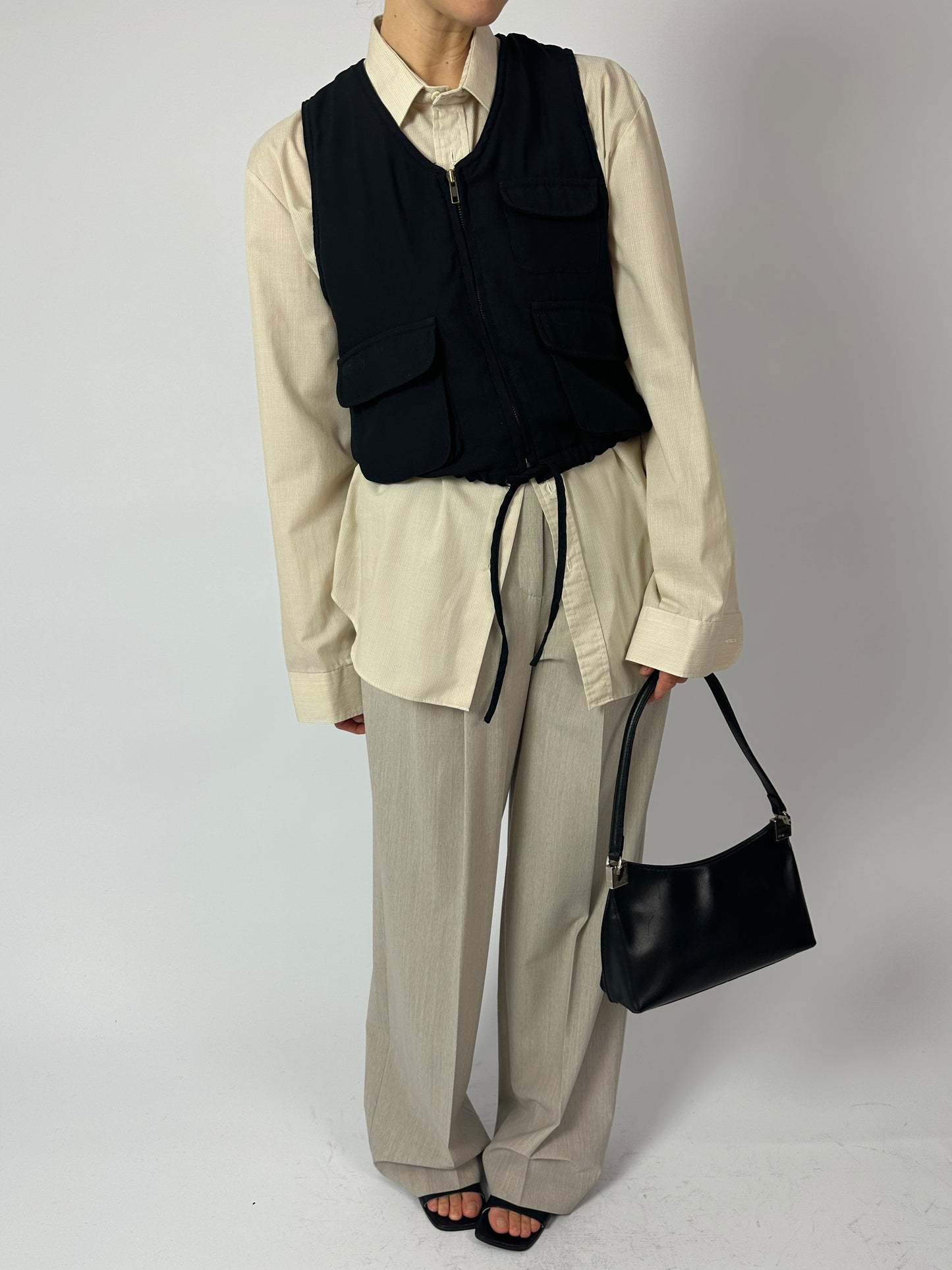Cropped zip vest | Black
