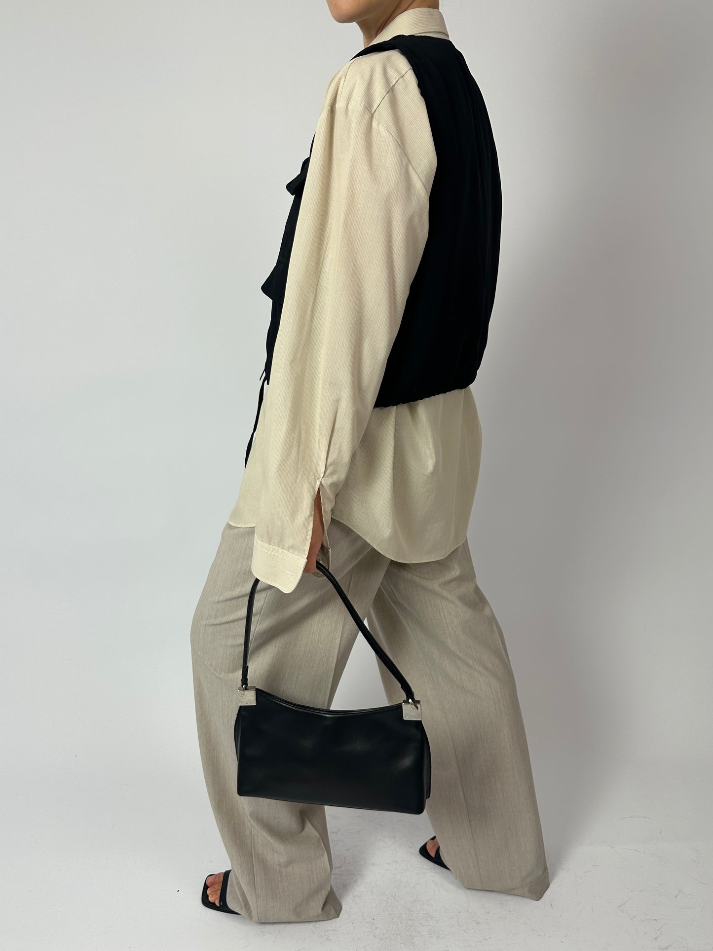 Cropped zip vest | Black