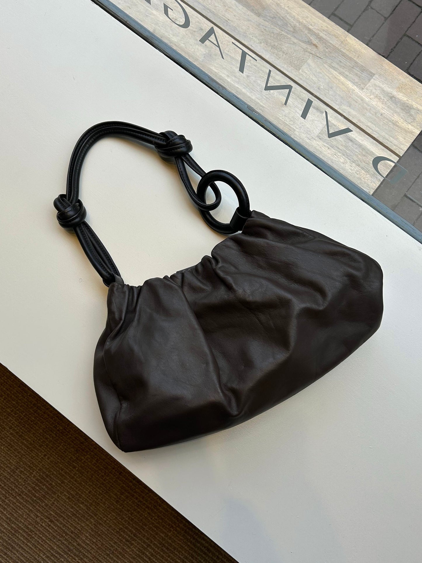 Leather shoulder bag | Dark brown / Black