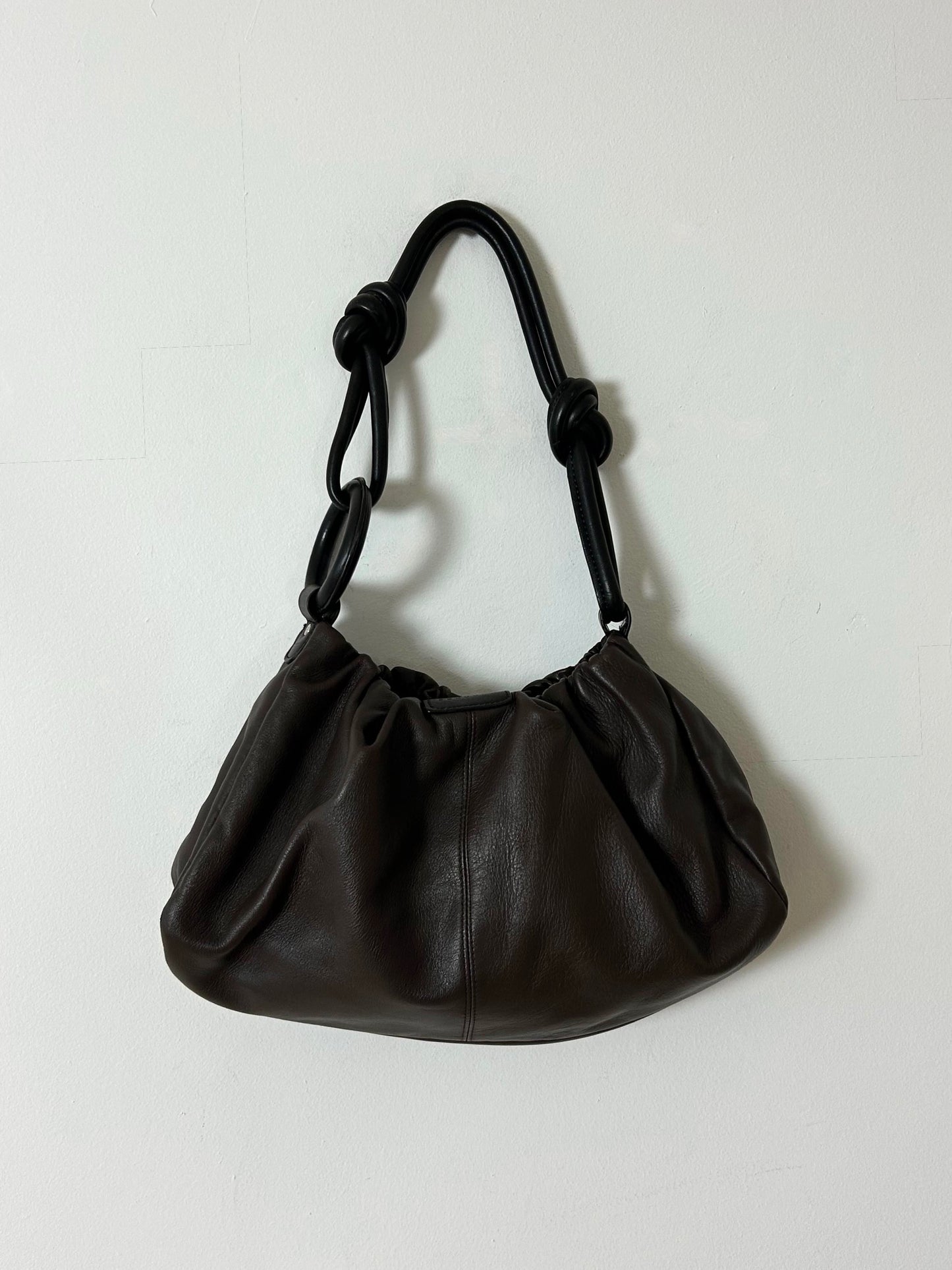 Leather shoulder bag | Dark brown / Black
